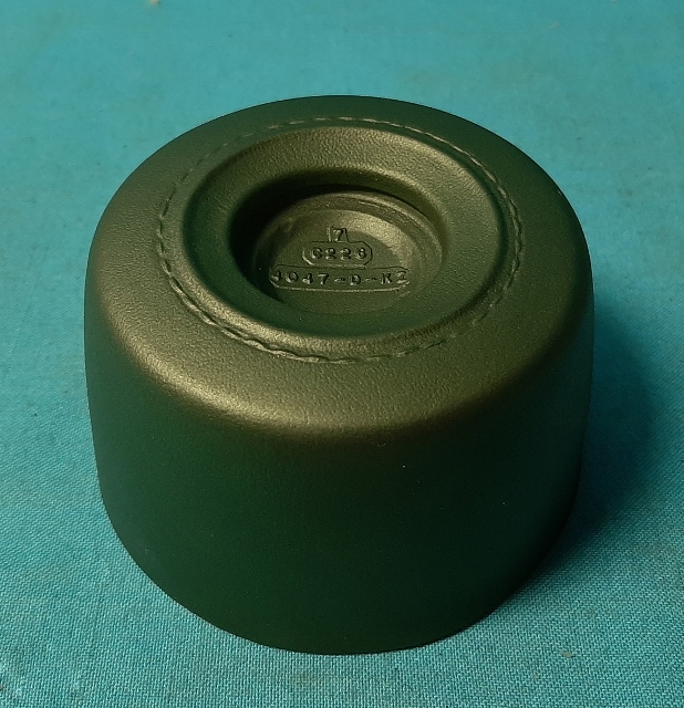 Padded Horn button - Dark Green.  For Ralley woodgrain steering wheels.  Center emblem not included - sold separately.