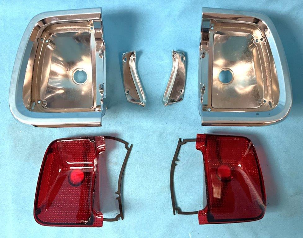 Pair of  taillight assemblies (with inner lens bezels)