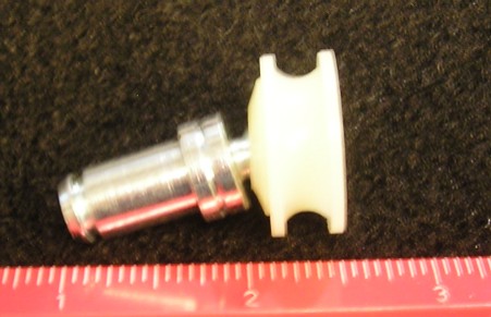 Quarter Window Roller - White - with pin