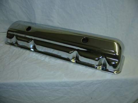 Slant Six Valve CoversAftermarket chrome valve cover will add a bit of flash to your <b>Slant-Six</b> Engine.  Comes with baffles.  Note: 
The chrome finish on these covers are not show quality.  Use Grommet <b>#SR-210135</b>. Chrome breather would 
be a <b>#SR-21000</b>.