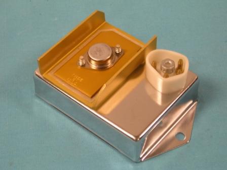 Electronic Ignition Control Unit - Borg Warner unit - USA
All with 4 pin design - Chrome
This control box is for the 4-pin type electronic ignition systems. Also used for those who are  converting or have converted there vehicles from  point style ignition.  Original balist resistor is ok 
to use with this control box...