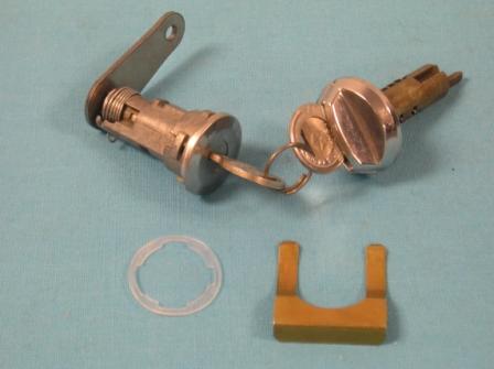 Glove Box Lock, with NOS keys