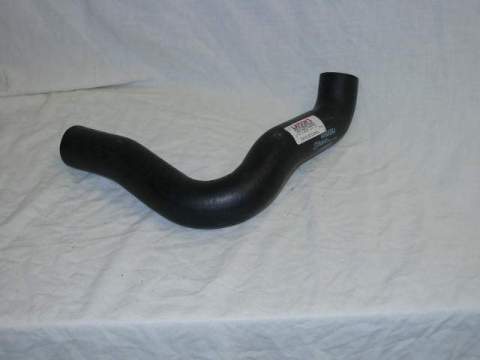Upper Radiator Hose - 1967-71 B-body All models with big-block or Hemi engines. / 1972-73 B-body All big blocks with A/C or a Leece Neville (high output) alternator, and a 26" radiator..  1970-71 E-Body - All models with big-block or Hemi engines.  1972-73 E-Body - All big blocks with A/C or a Leece Neville (high output) alternator, and a 26" radiator...Passenger Side only...This hose has NO markings on it whatsoever....