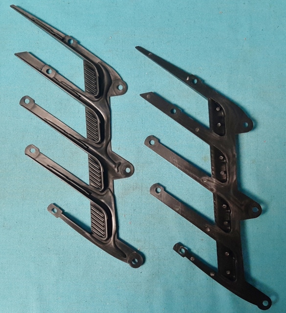 Rally fender scoop plastic Grille inserts (OE#3613 896 / #3613 897) - Reproductions (pair)